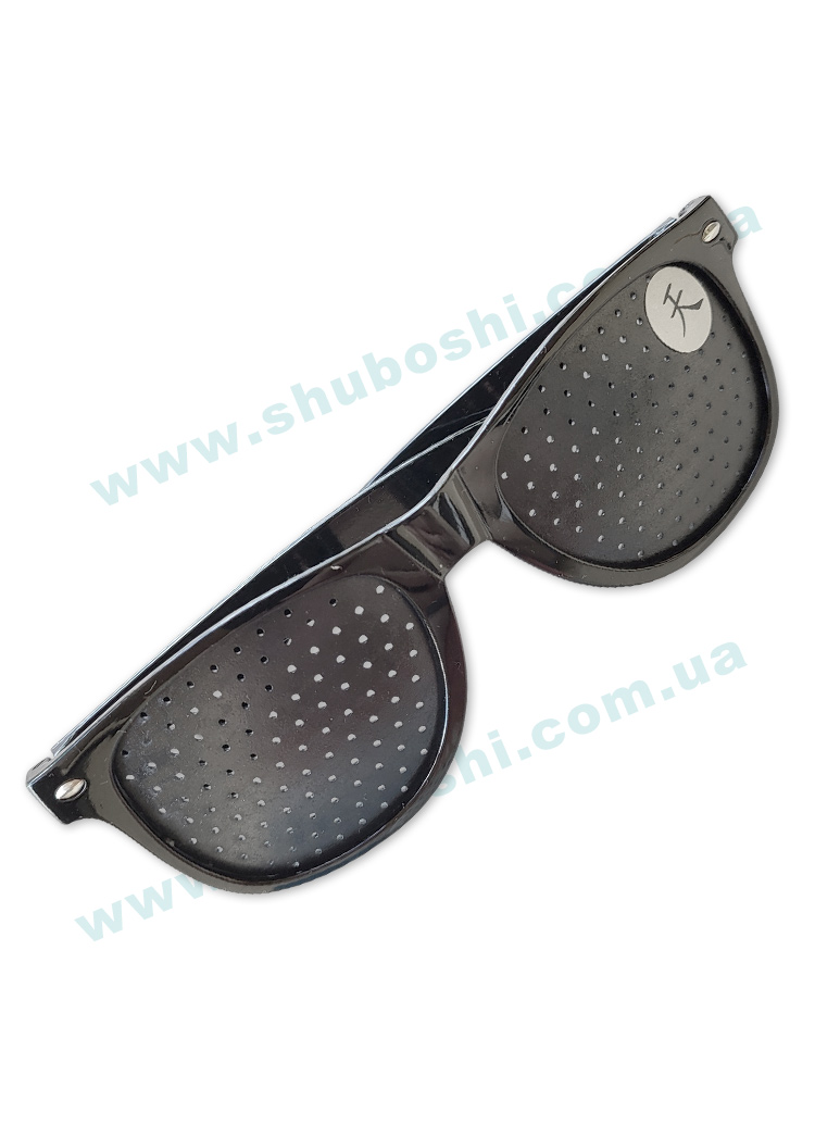 glasses_holes_2